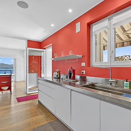 Alessia - 4 Bed With Maggiore View Villa