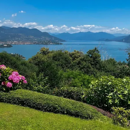 Alessia - 4 Bed With Maggiore View